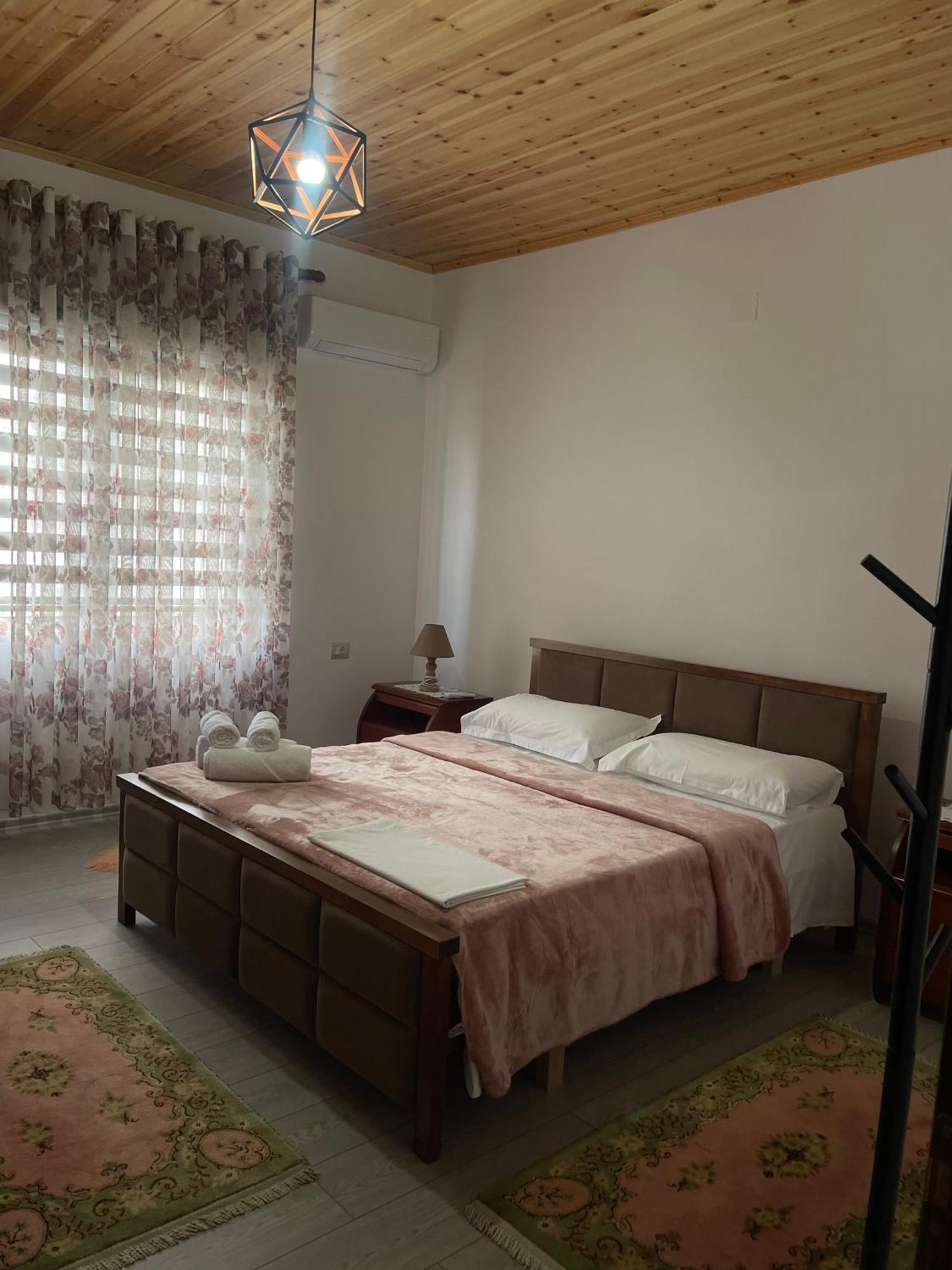Georgemishel Guest House ベラト エクステリア 写真